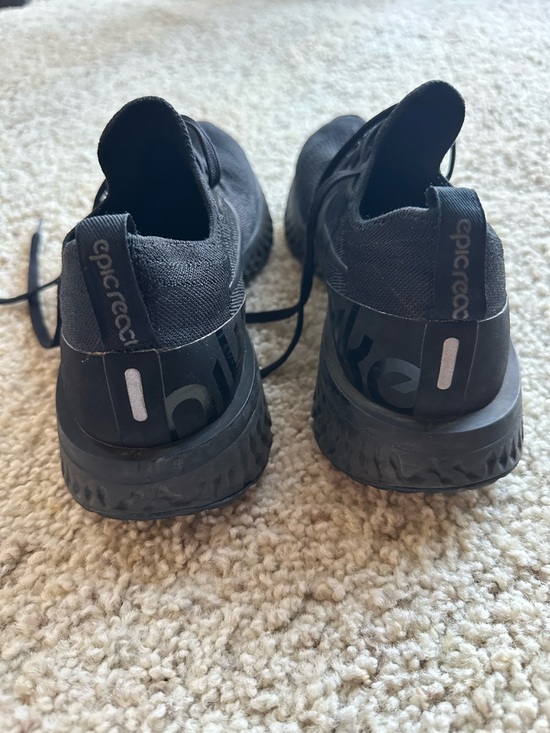 Nike Men’s Black Knit Athletic Running Shoes